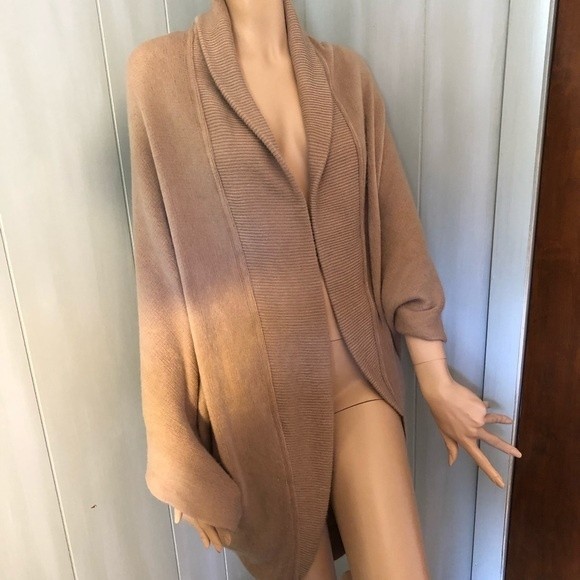 Marvelush for layers by Lizden, M/L, tan cardigan - Picture 7 of 9